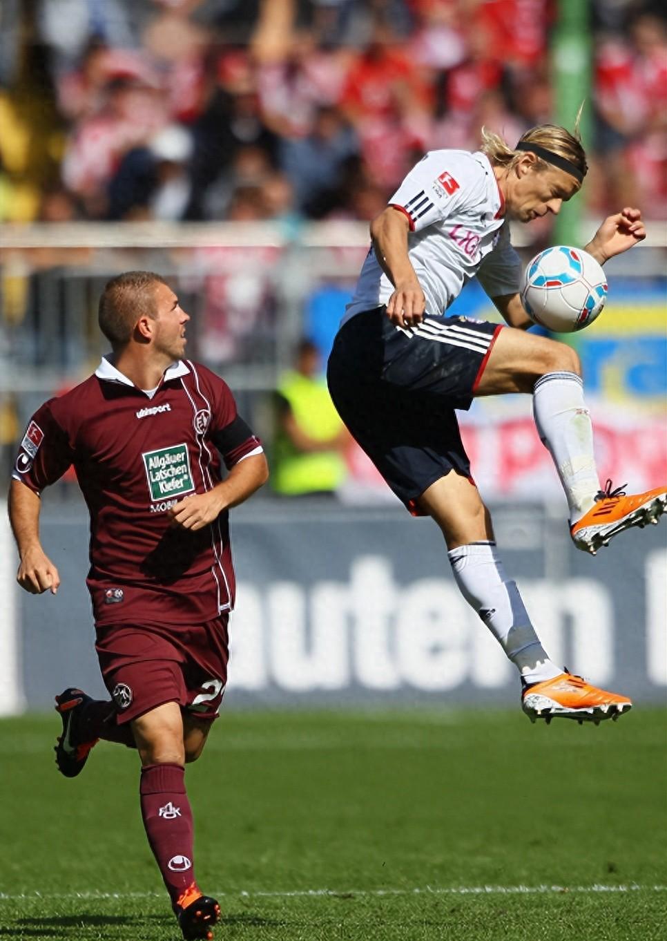 包含西甲赛程吃紧，多特蒙德集结日手感冰凉，话题不断，临场指挥获称赞的词条